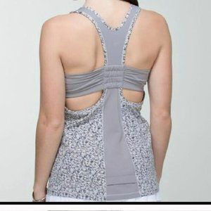 Lululemon Racerback Sleeveless Athletic Tank Top Womens Size 6 Grey Floral Camo